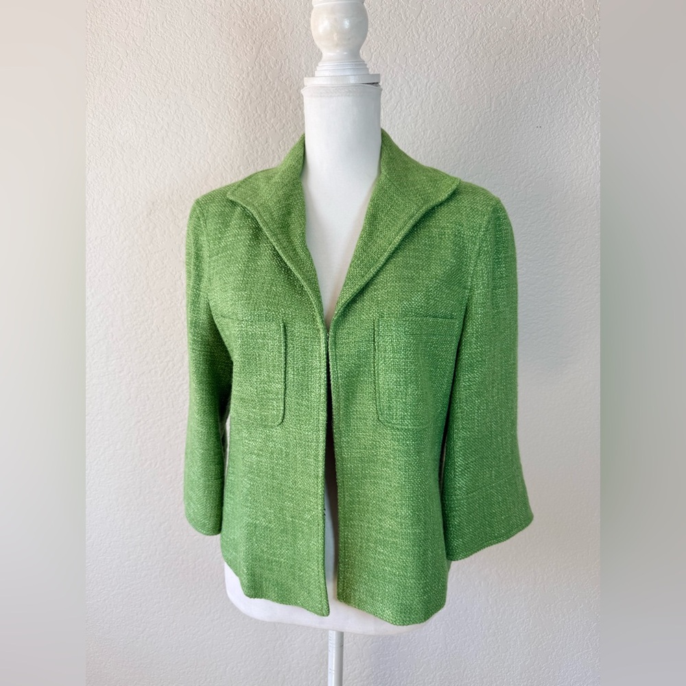 Lafayette 148‎ Spring Green textured cropped blazer. Size 8
